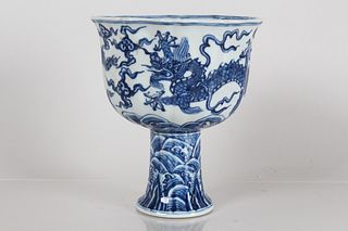A Chinese Dragon-decorating Blue and White Porcelain Cup