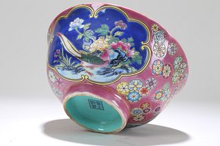 A Chinese Nature-sceen Detailed Pink-coding Porcelain Fortune Bowl