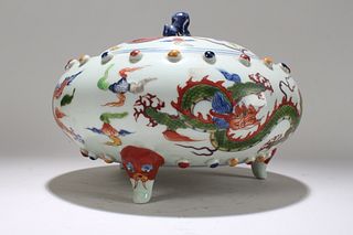 A Chinese Tri-podded Dragon-decorating Porcelain Fortune Vase 