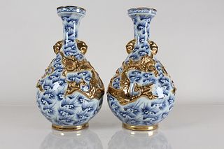 Collection of Chinese Blue and White Plated Dragon-decorating Porcelain Vases