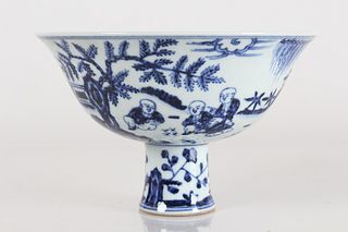 A Chinese Blue and White Joyful-kid Porcelain Cup