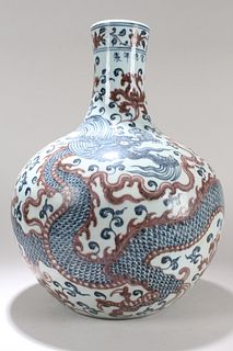 A Chinese Massive Dragon-decorating Detailed Porcelain Fortune Vase 