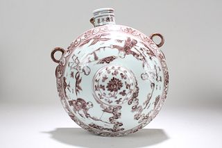 A Chinese Duo-handled Joyful-kid Porcelain Fortune Vase 