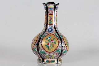 A Chinese Peach-fortune Nature-sceen Porcelain Vase 