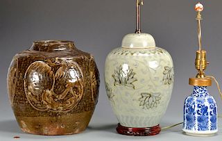 3 Chinese Porcelain Items, incl. 2 Lamps