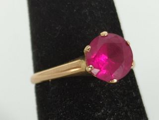 Vintage 10kt Yellow Gold & Pink Sapphire Ring