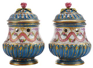 Pair of Kalk Potpourri with Covers