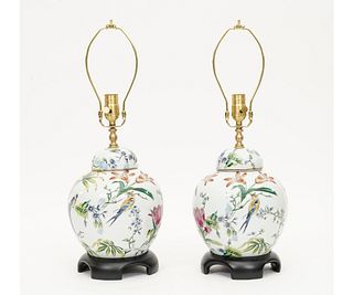 PAIR OF CHINESE STYLE PORCELAIN LAMPS