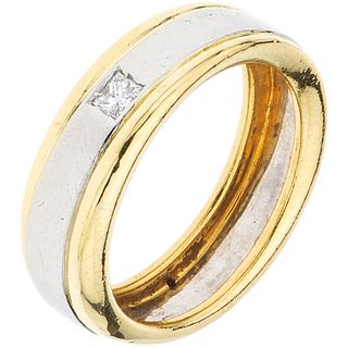 RING WITH DIAMOND IN PLATINUM AND 18K YELLOW GOLD, SALVINI One princess cut diamond ~0.15 ct. Size: 7 | ANILLO CON DIAMANTE EN PLATINO Y ORO AMARILLO 
