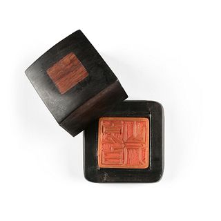 A CHINESE CARVED TIANHUANG SOAPSTONE SEAL STAMP IN EBONY BOX,