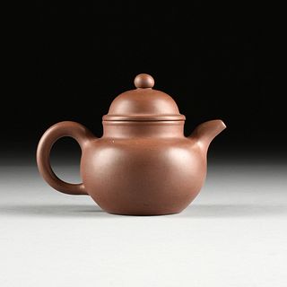 A CHINESE YIXING TEAPOT, SIGNED, REPUBLIC OF CHINA (1912-1949),