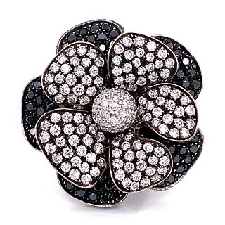 18K White & Black Diamond Flower Ring