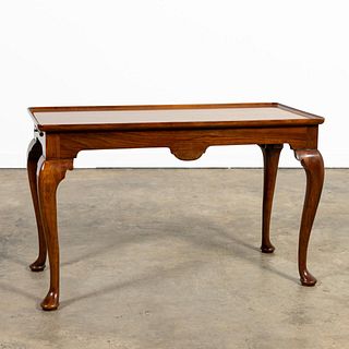 ENGLISH QUEEN ANNE-STYLE MAHOGANY TEA TABLE