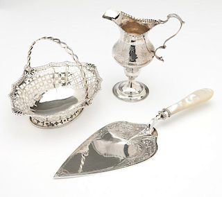 A group of 3 English sterling silver articles