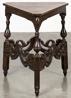 Kittinger Jacobean style mahogany stand, 24 1/2'' h., 20 1/2'' w.