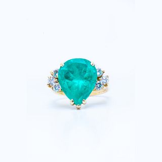 An Estate 14 Karat Emerald And Diamond Ring