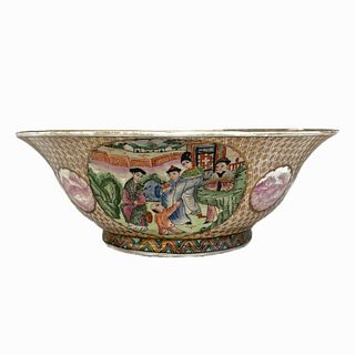 Chinese Rose Medallion Porcelain Centerpiece Bowl