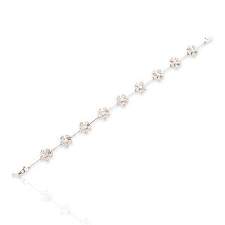 18K White Gold Diamond Flower Bracelet
