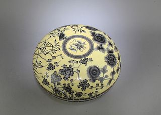 Chinese Round Porcelain Container
