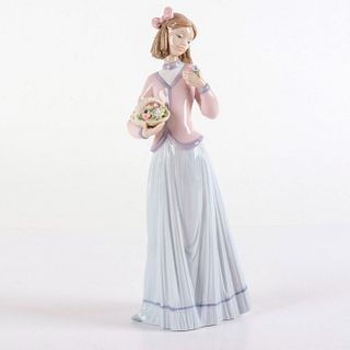 Innocence in Bloom 1007644 - Lladro Porcelain Figurine