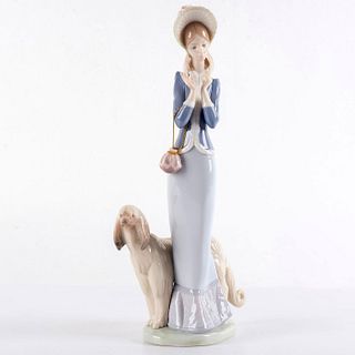 Stepping Out 1001537 - Lladro Porcelain Figurine