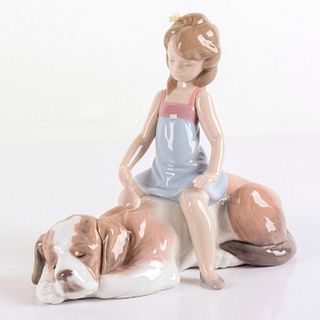 Contented Companion 1006229 - Lladro Porcelain Figurine