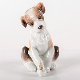 New Friend 1006211 - Lladro Porcelain Figurine