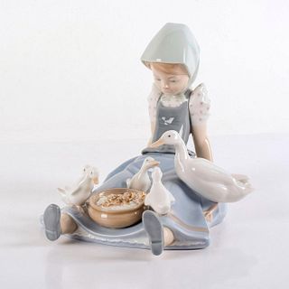 My Hungry Brood 1005074 - Lladro Porcelain Figurine