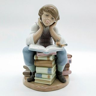 Little Distraction 1006318 - Lladro Porcelain Figurine