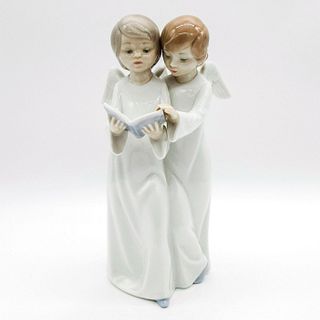 Angel Choir 02000193 - Nao by Lladro Figurine
