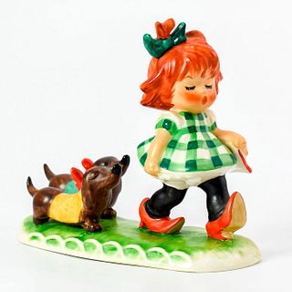 Goebel Hummel Figurine, Charlot Byj, Putting on the Dog