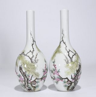 A Pair of Fencai Porcelain Vases. 'QianLong' mark at base. Height: 23.8cm