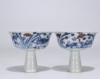 A Pair of Iron Red Blue & White Stem Cups. Mark at cup interior. Height: 9 cm Diameter: 10 cm