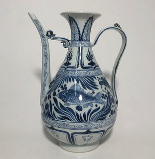 A Blue & White Porcelain Winepot. Height: 28 cm