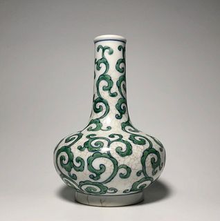 A Famille Verte Porcelain Vase. 'ChengHua' mark at base. Height: 19 cm