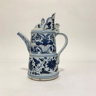 A Blue & White Porcelain Winepot. Height: 23 cm 