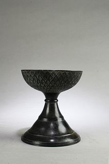 A Bronze Round Stand Ornament
