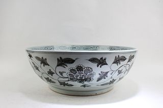 A Large Blue & White Porcelain Bowl