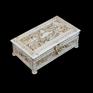 Chinese Footed Box