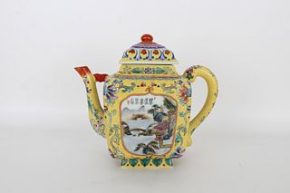 Chinese Falangcai Yellow Ground Tea Pot with Cover