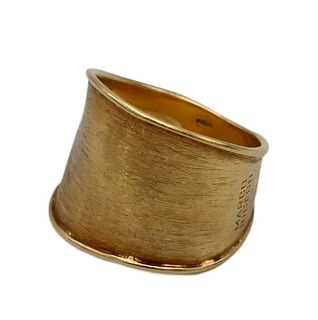 Marco Bicego Signed, Lunaria Medium 18 Karat Gold Ring, size 6 3/4, 7.3 grams.