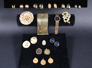 Movado Gold Tone Ladies Quartz Bracelet Watch