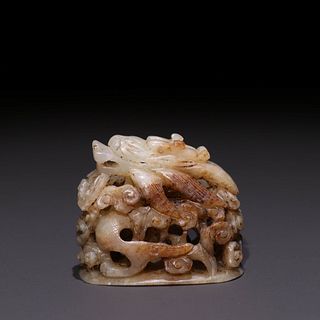 A Hetian jade dragon pattern  Incense's top