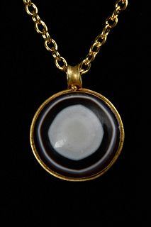 ROMAN POLISHED AGATE EYE IN LATER GOLD PENDANT