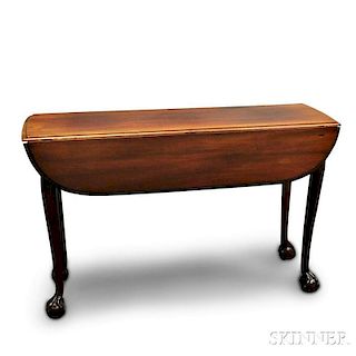 Chippendale-style Carved Mahogany Drop-leaf Table
