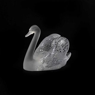 Cisne. Francia, SXX. Elaborado en cristal Lalique. Marcado al ácido. 24 x 31 x 19 cm.