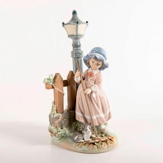 Fall Clean Up 1005286 - Lladro Porcelain Figurine