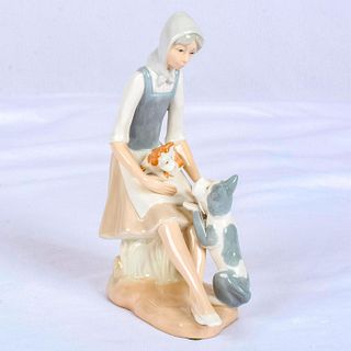 Casades Porcelain Figurine, Woman With Dogs