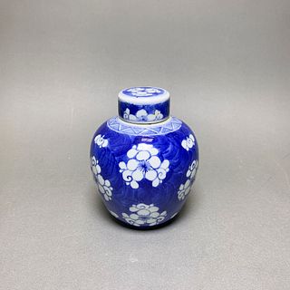 A BLUE AND WHITE 'PRUNUS' JAR WITH COVER, 18TH CENTURY 