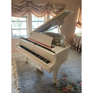 Yahama Baby Grand Piano